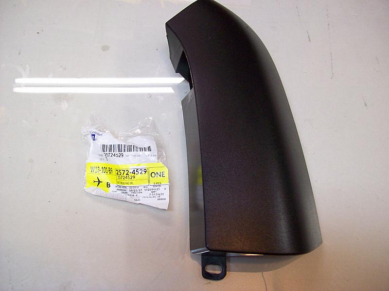 Plastic piece above taillights and installation?-plastic-top-tail-piece-clips.jpg