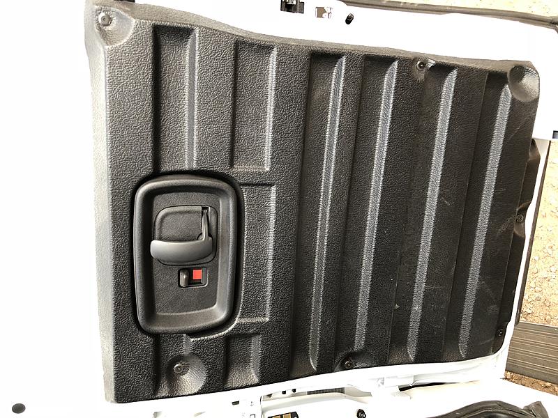 removing black door panels on side/rear cargo doors-sgodziyjsuq-w2ydaw%25gzg.jpg