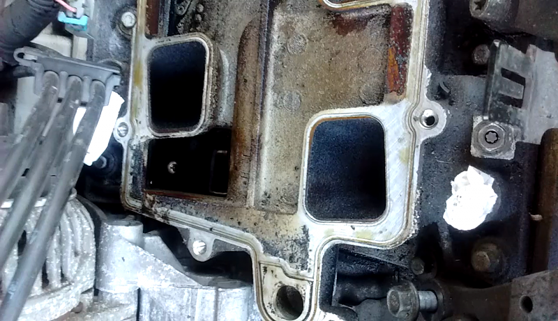 Can SomeOne Please Tell Me if this is Common REBUILDING 2005 3.8L IMPALA FROM MISFIRE-lim-oil-leak-2016-09-15-13h49m04s856.png