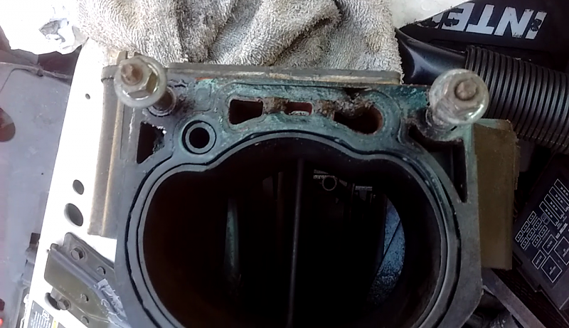 Can SomeOne Please Tell Me if this is Common REBUILDING 2005 3.8L IMPALA FROM MISFIRE-lim-oil-leak-2016-09-15-13h53m23s066.png