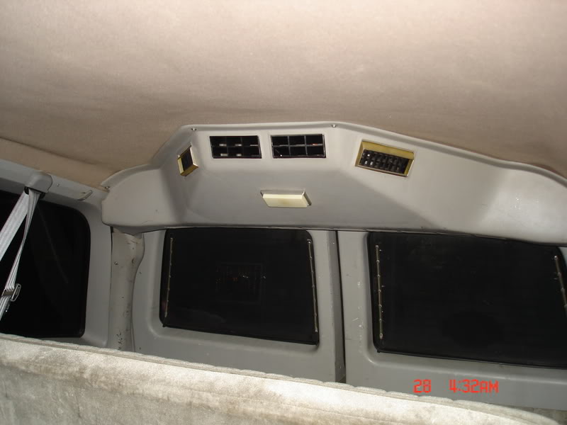 Name:  Chevyinterieur006.jpg
Views: 97
Size:  46.4 KB