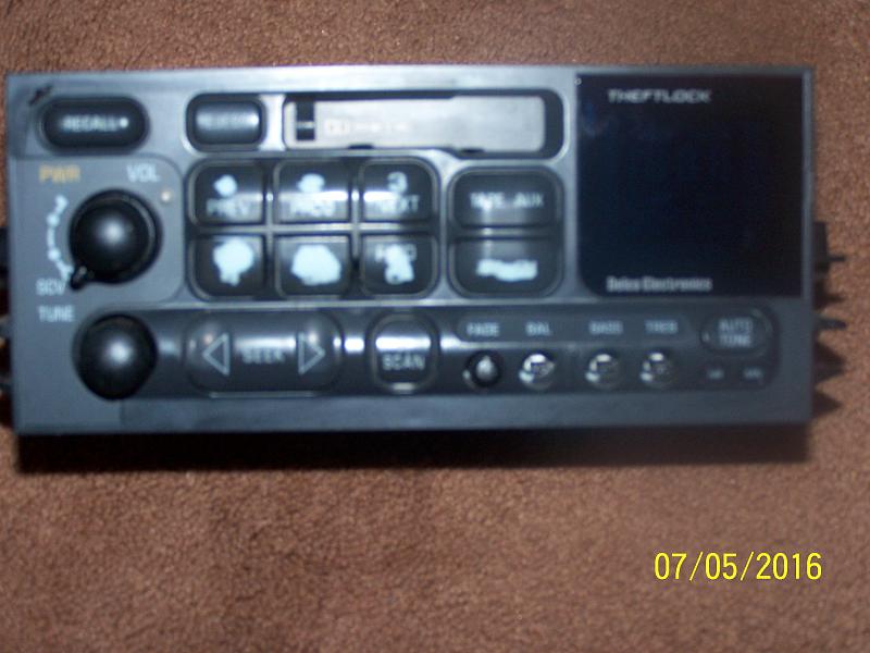99 Tahoe/Surburban/Pick-up GM Factory Delco Electrons AM/FM/STEREO/Cassette/CD Player-101_5949.jpg