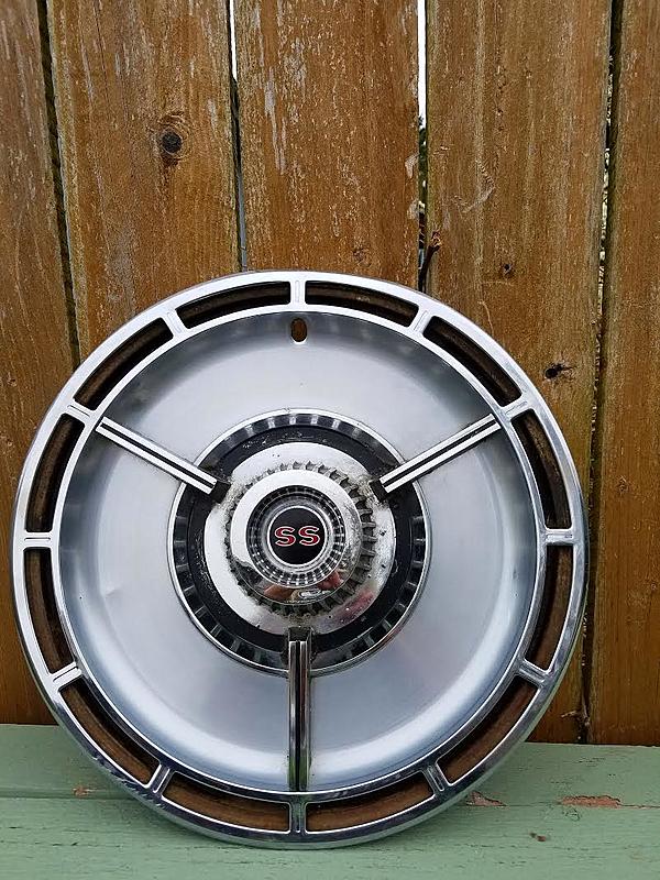 Any one know what these belong too?-unnamed.jpg