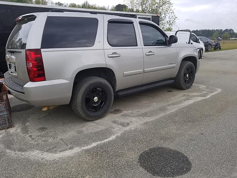 Show your hoe/burb!  Post them pics boys!-tahoes-rims-painted-black.jpg