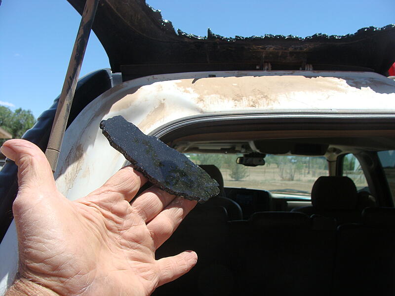 Rear window exploded - 2005 Yukon-a4fha6j.jpg