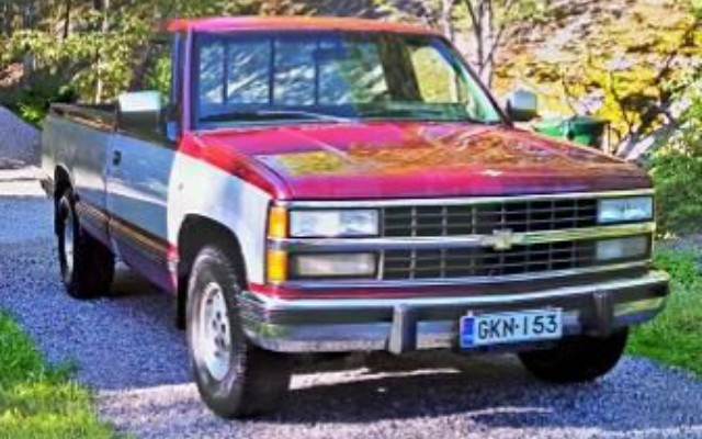 A 1989 Chevrolet C1500 in Finland