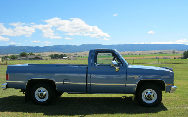 TRUCK YOU! A 1987 Chevrolet Scottsdale