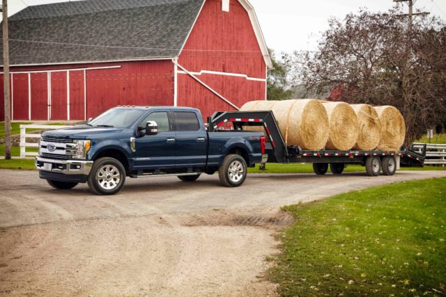 2017 Ford Super Duty Brings 925 lb-ft of Torque to the Heavy Duty Truck Market