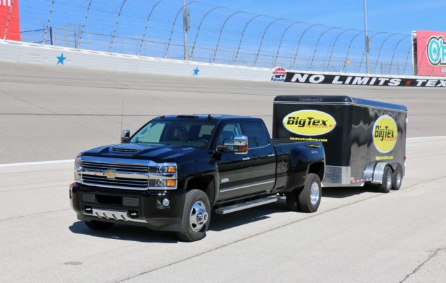 Going Flat Out in the 2017 Chevrolet Silverado HD