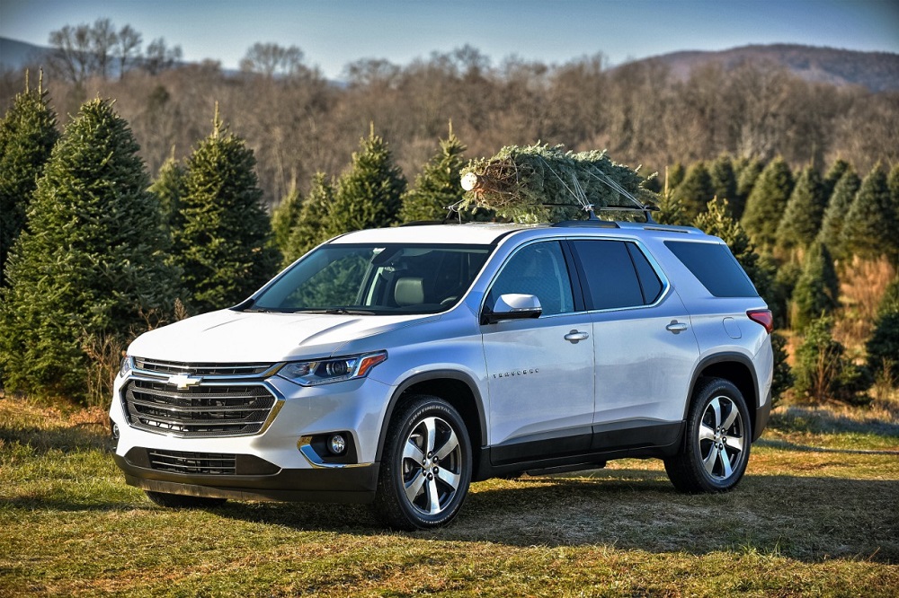 Chevy’s Top Tips for Transporting Your Holiday Tree