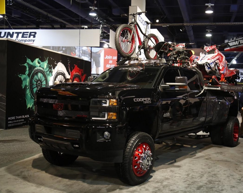 Cooper Tire’s Evolution H/T Wins 'New Product' Award at SEMA