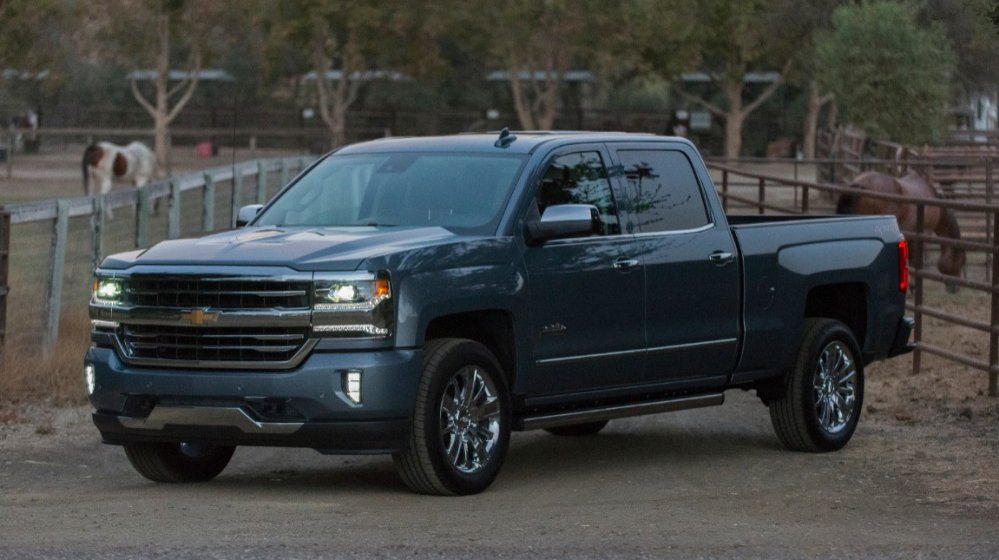2018 Chevrolet Silverado Driver's Side