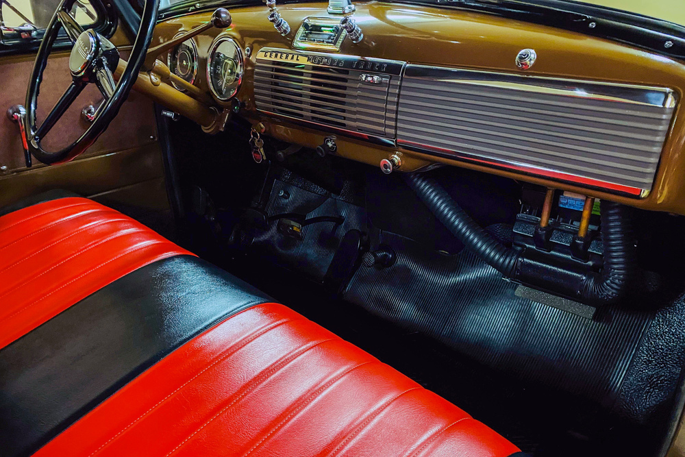 1952 Texaco themed GMC 101 pickup interior