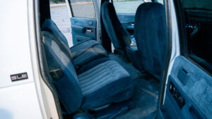 1994 GMC Suburban middle row seating in blue