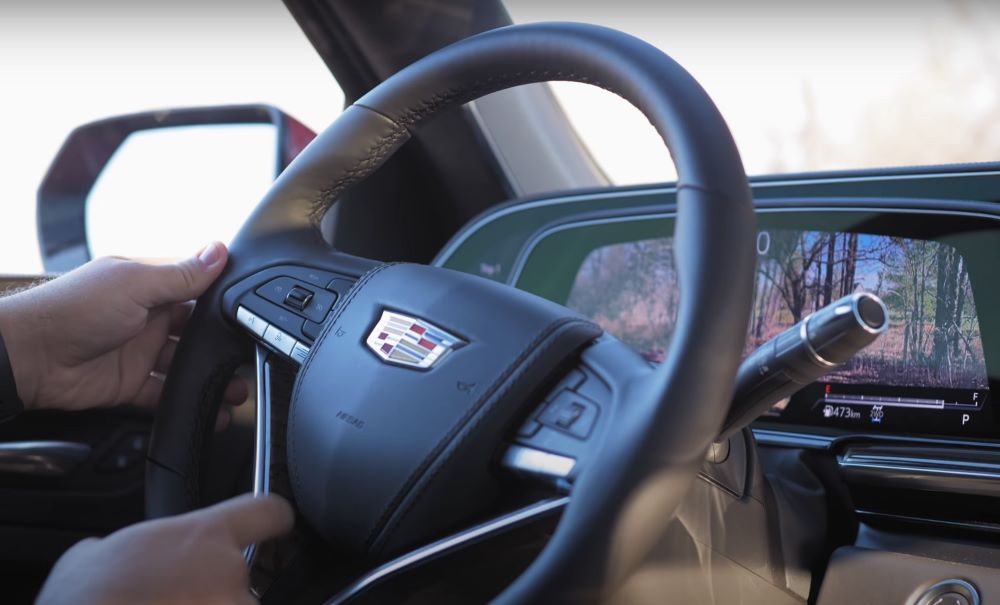 2021 Escalade vs Mercedes-Benz GLS